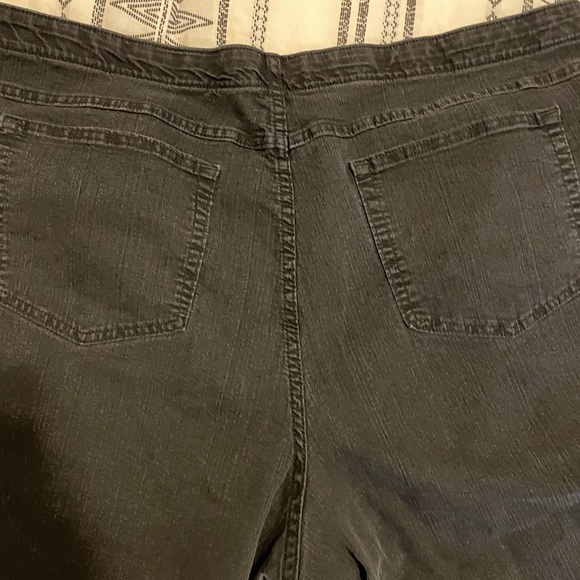 Lee Rider Capri Black Jeans Size 26w - Picture 9 of 10